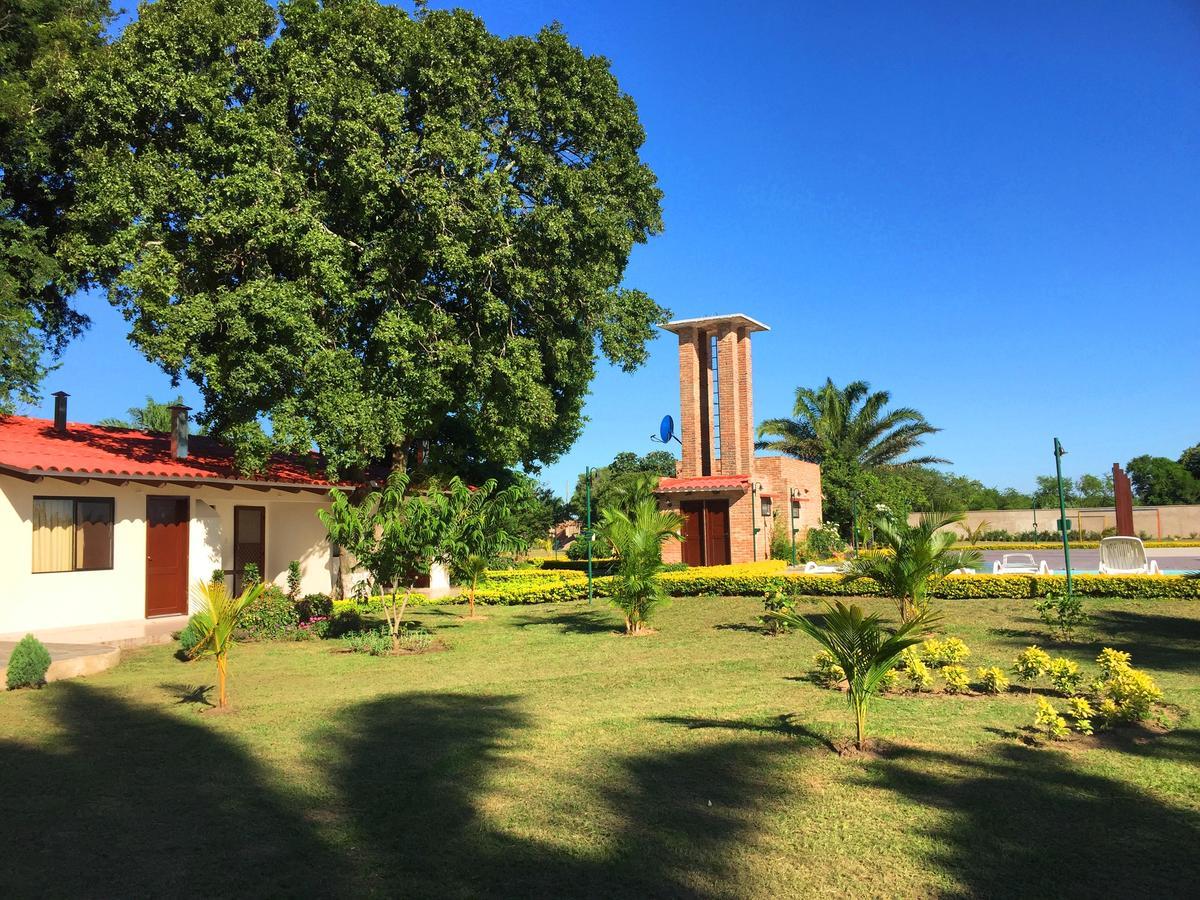 Los Jazmines Hotel Resort Warnes Exterior foto