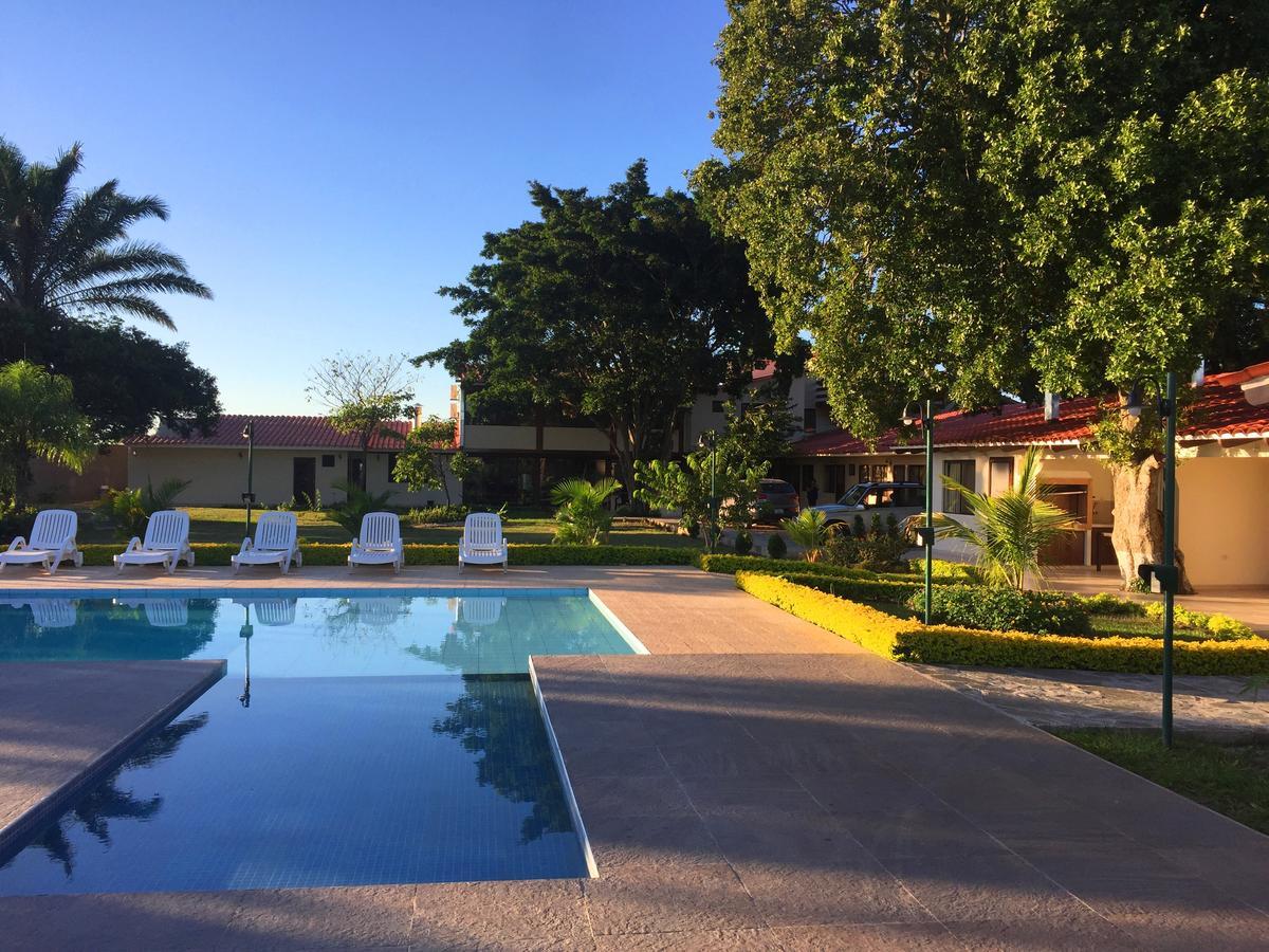 Los Jazmines Hotel Resort Warnes Exterior foto