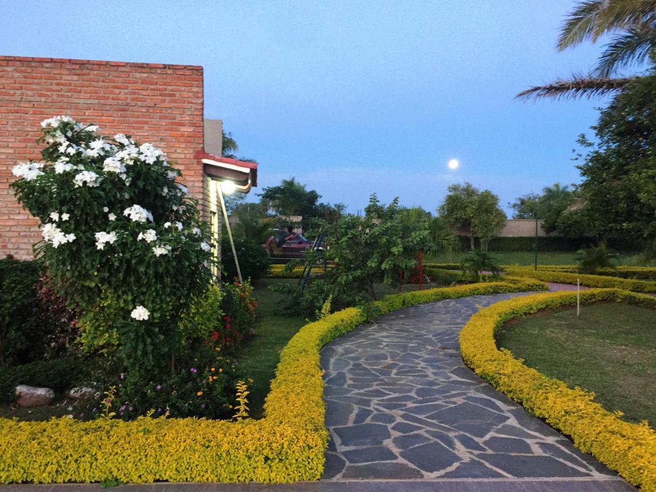 Los Jazmines Hotel Resort Warnes Exterior foto